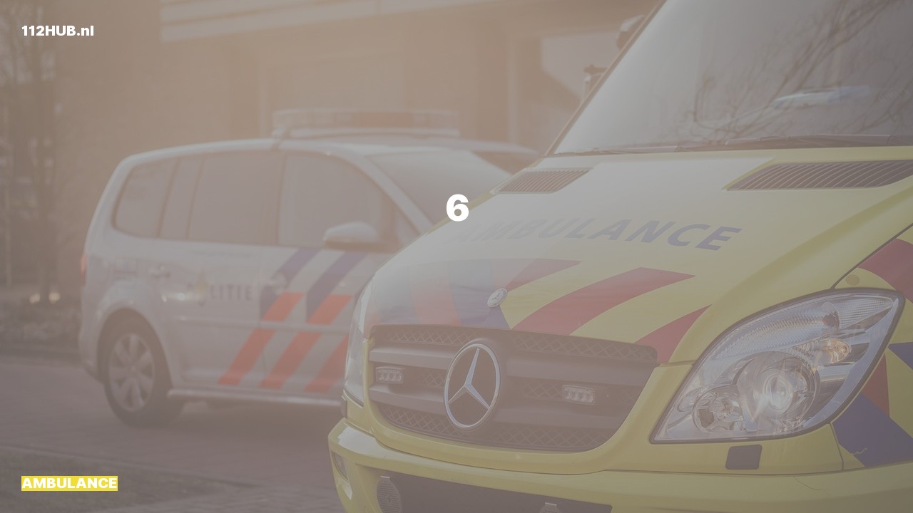 Deelafbeelding voor Ambulance.