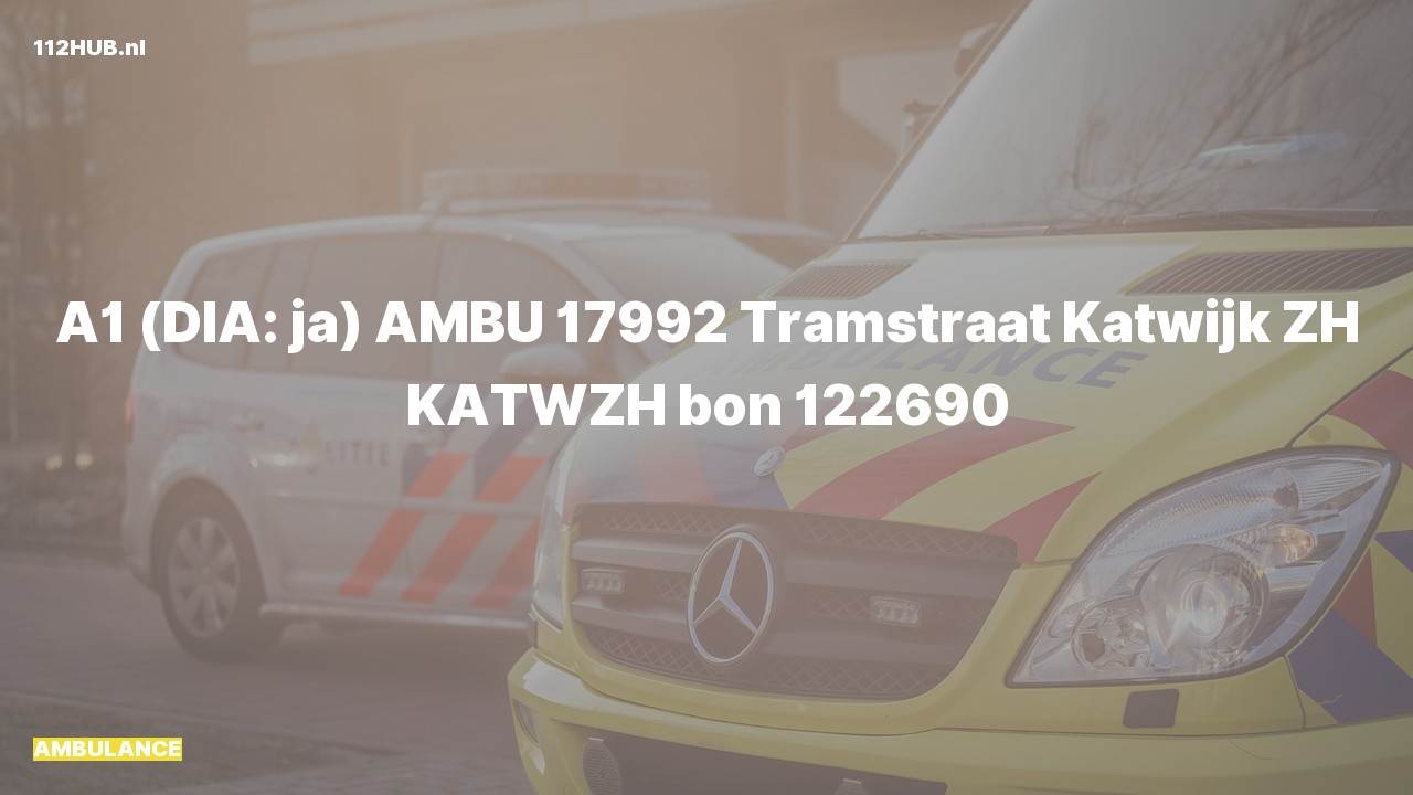 Deelafbeelding voor Ambulance met spoed naar de Tramstraat in Katwijk.