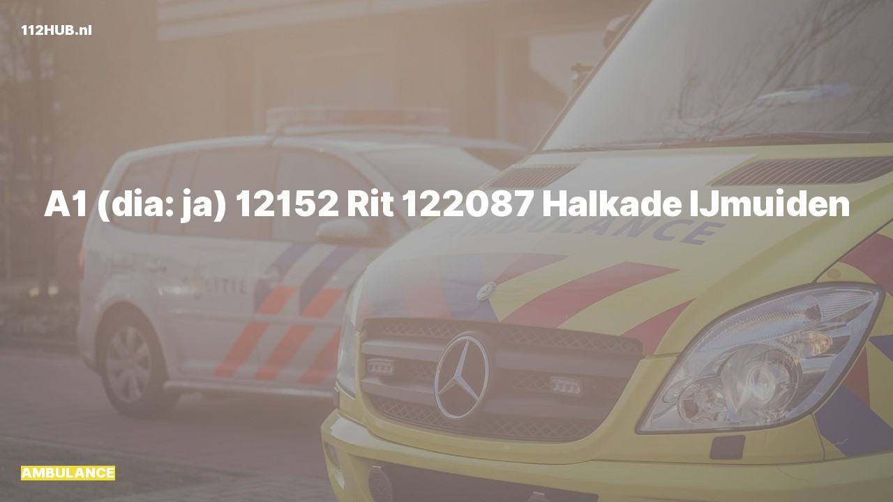 Deelafbeelding voor Ambulance met spoed naar de Halkade in IJmuiden.