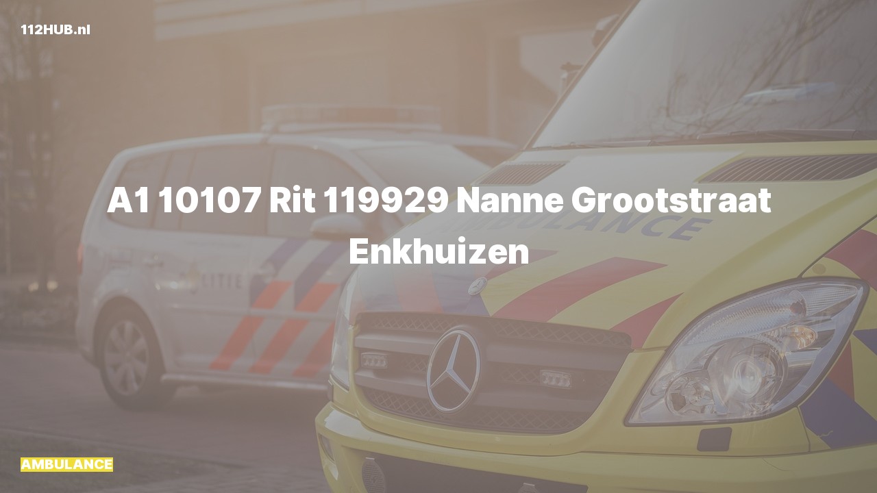Deelafbeelding voor Ambulance met spoed naar de Nanne Grootstraat in Enkhuizen.