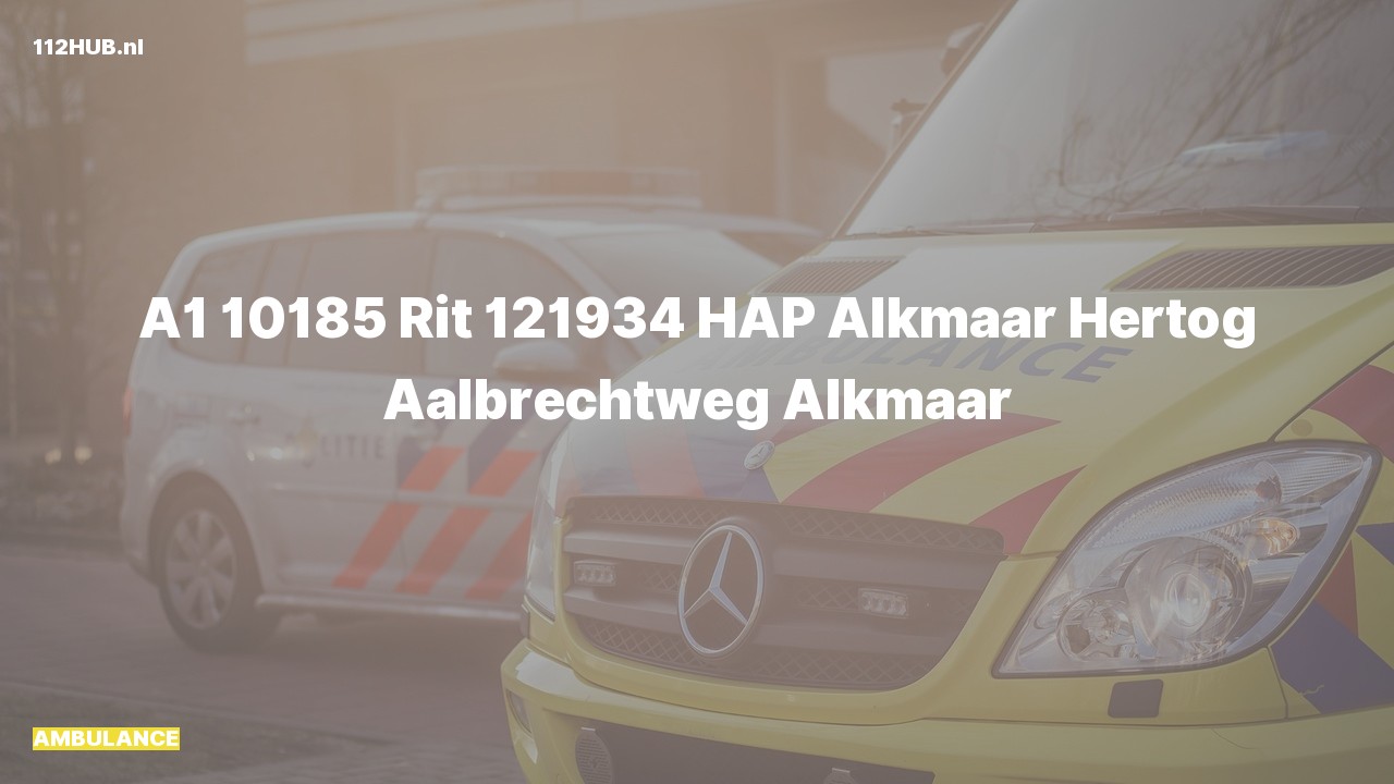 Deelafbeelding voor Ambulance met spoed naar de Hertog Aalbrechtweg in Alkmaar.