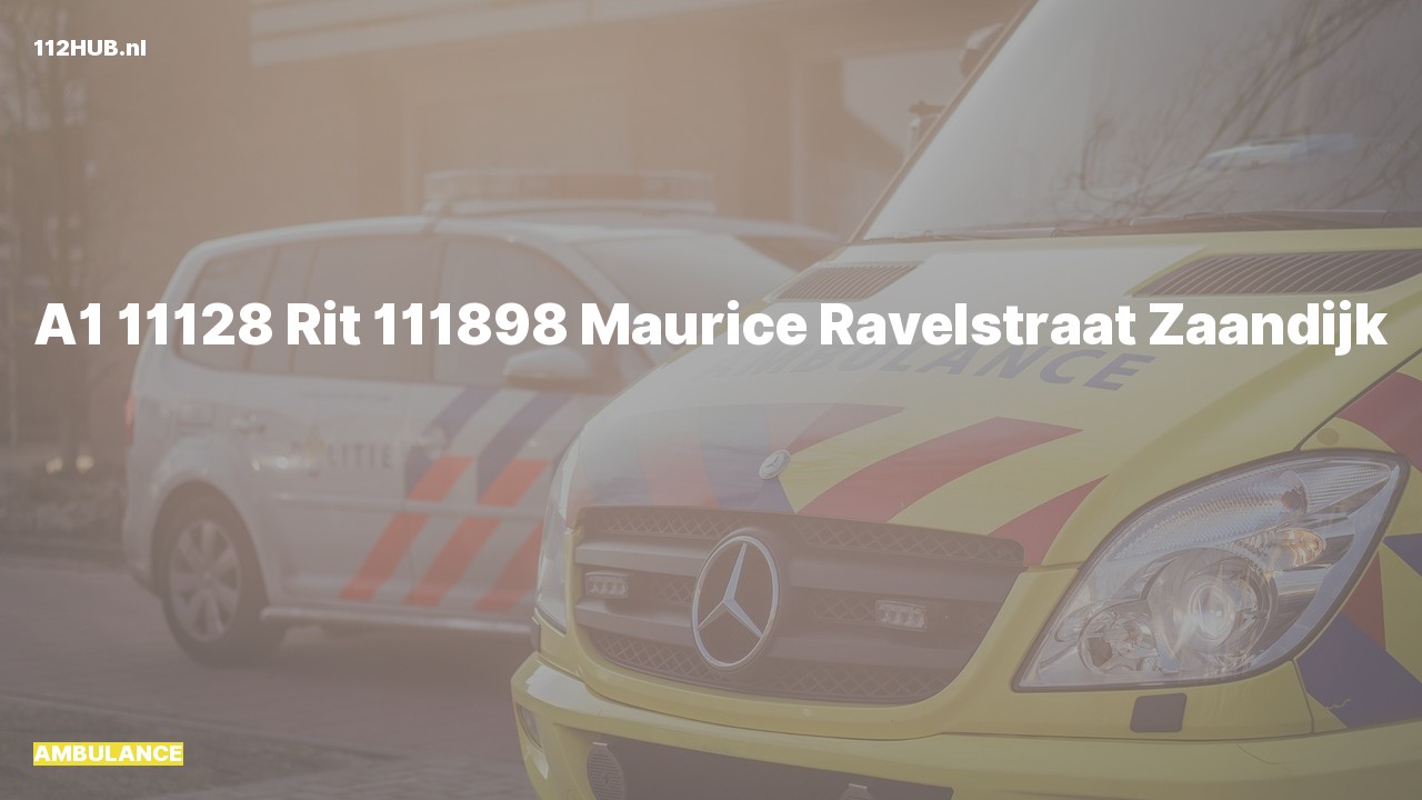Deelafbeelding voor Ambulance met spoed naar de Maurice Ravèlstraat in Zaandijk.