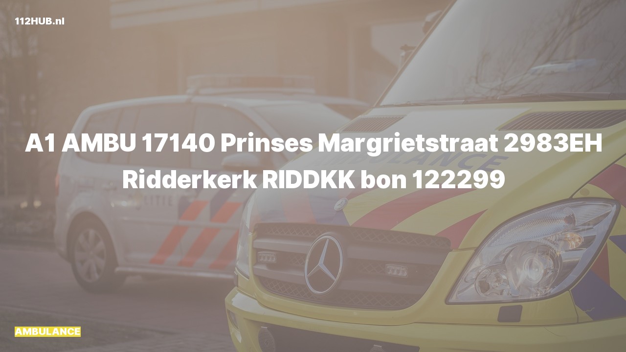 Deelafbeelding voor Ambulance met spoed naar de Prinses Margrietstraat in Ridderkerk.