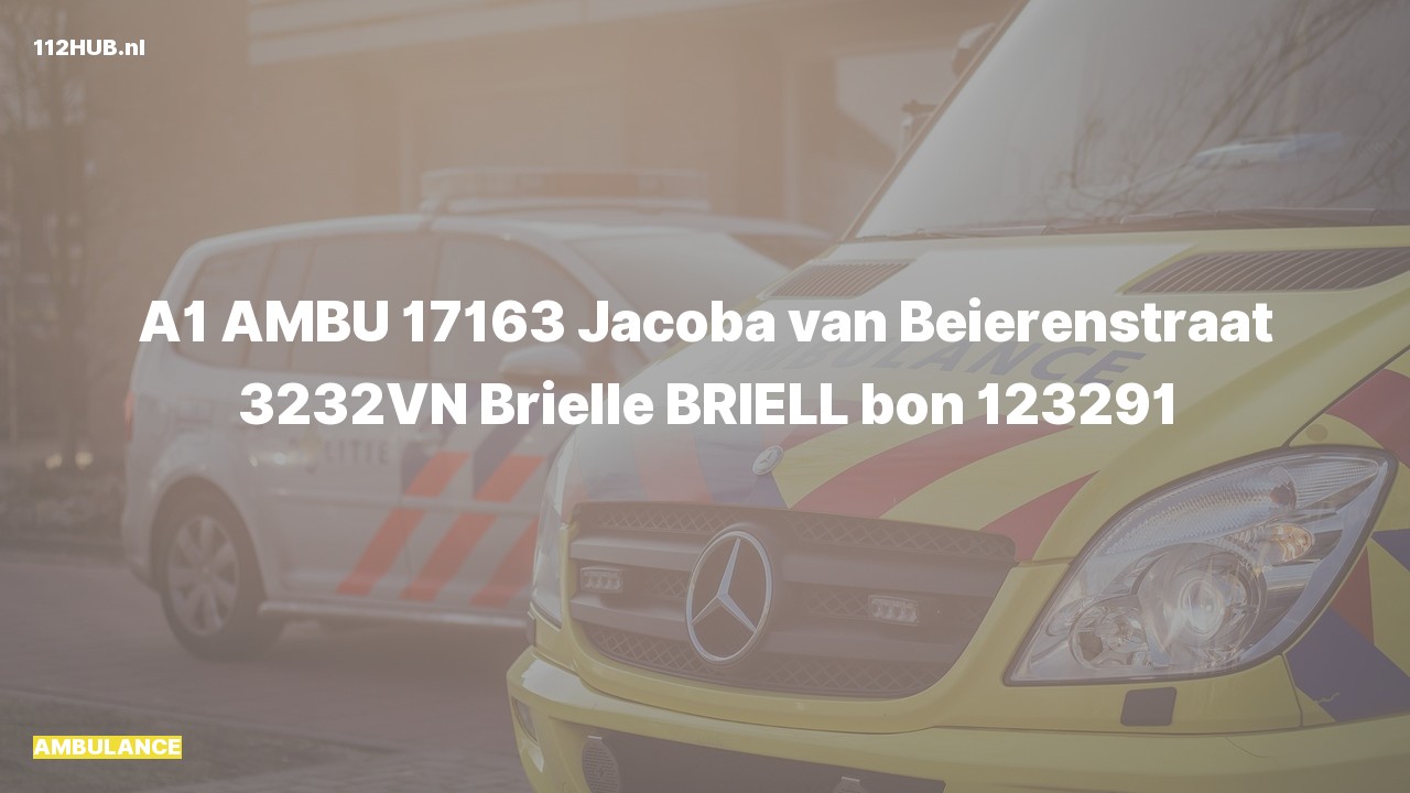 Deelafbeelding voor Ambulance met spoed naar de Jacoba van Beierenstraat in Brielle.