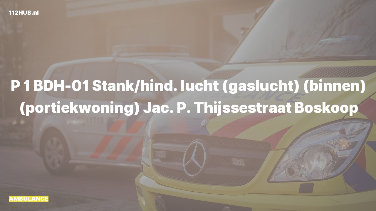 Deelafbeelding voor Ambulance met spoed voor gaslucht binnen naar de Jac. P. Thijssestraat in Boskoop.