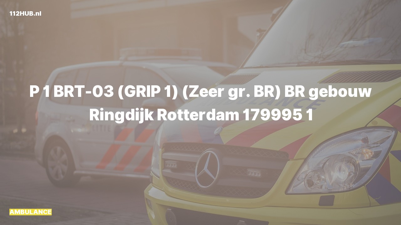 Deelafbeelding voor De ambulance is met spoed uitgerukt voor een gebouwbrand naar de Ringdijk in Rotterdam