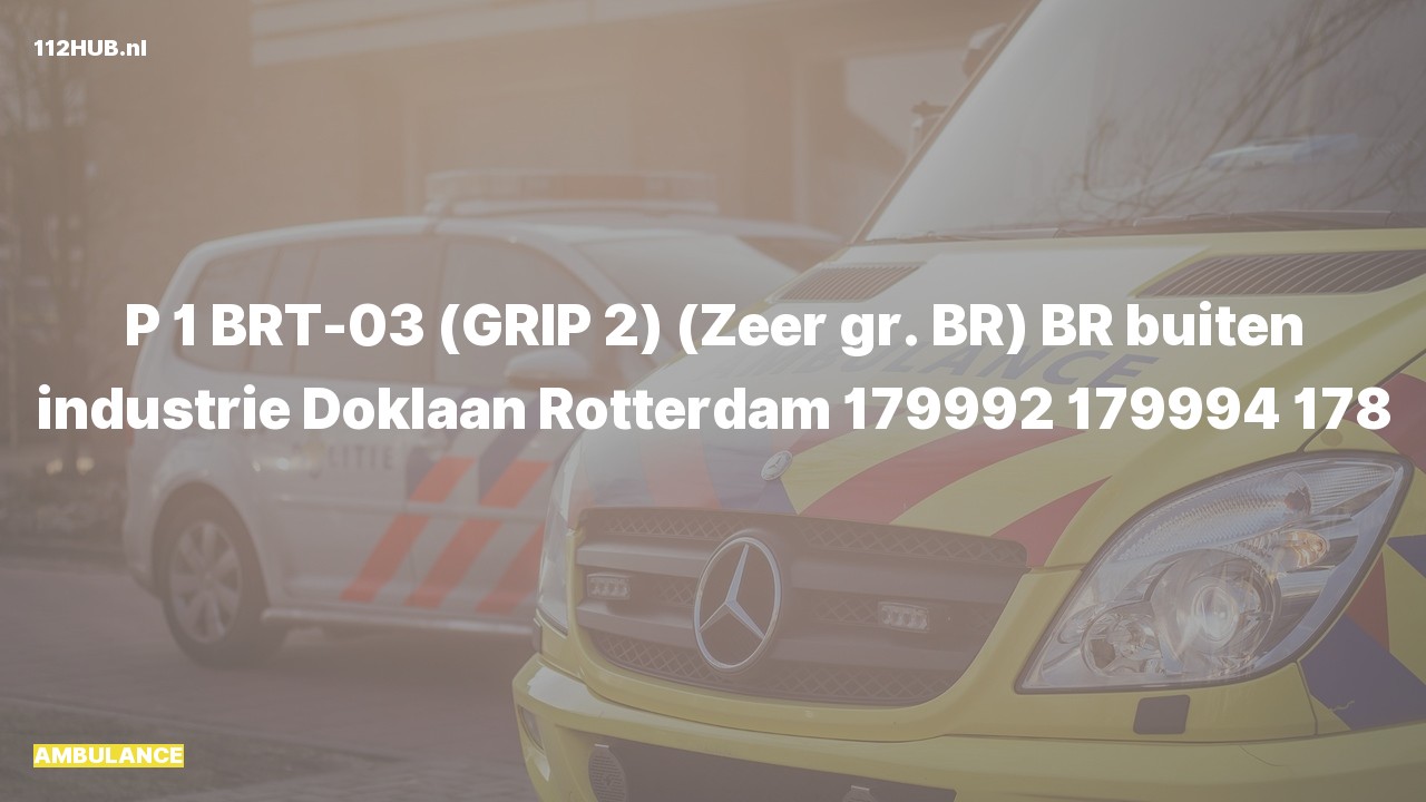 Deelafbeelding voor De ambulance is met spoed uitgerukt voor een industriële brand naar de Doklaan in Rotterdam