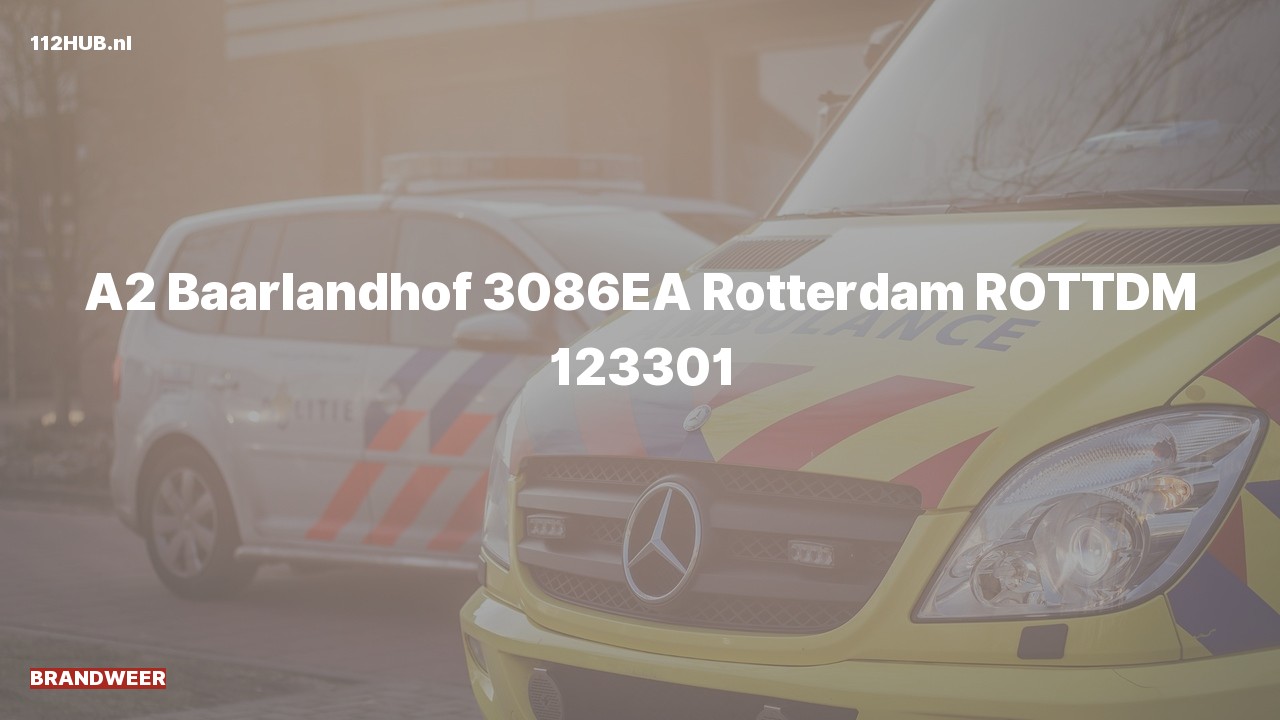 Deelafbeelding voor Brandweer met gepaste spoed naar de Baarlandhof in Rotterdam.