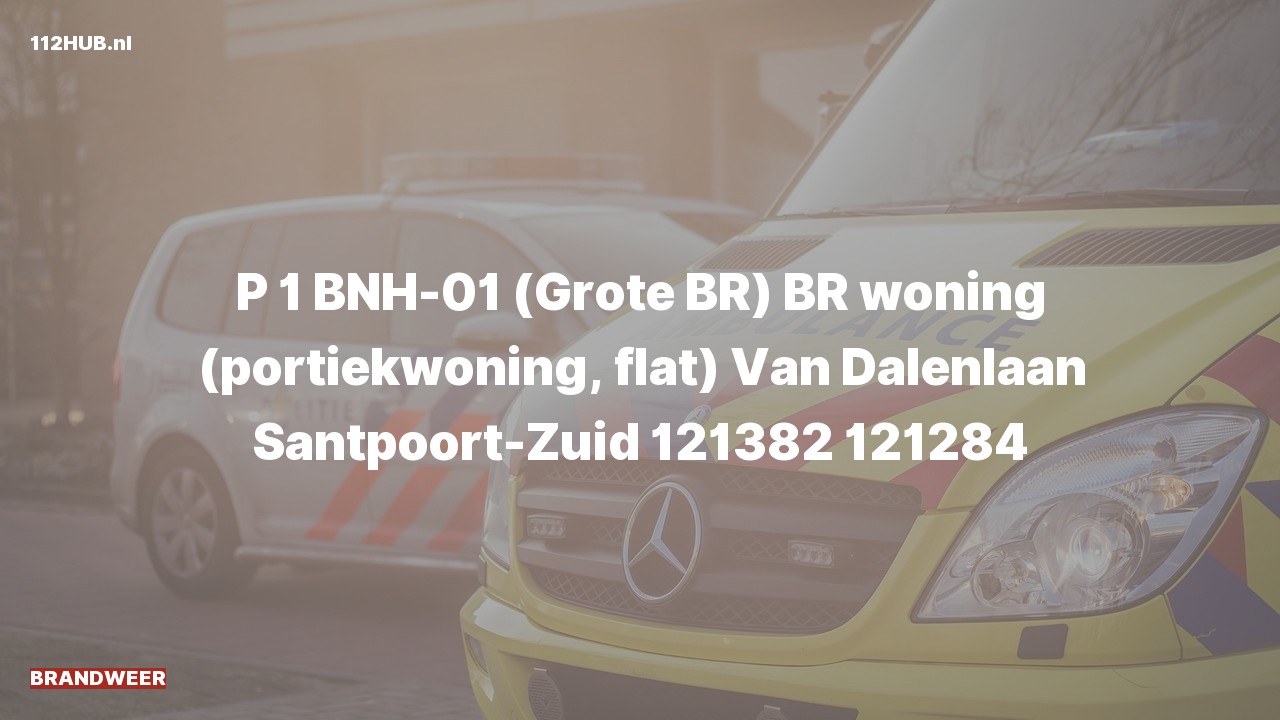Deelafbeelding voor De brandweer is met spoed uitgerukt voor een woningbrand naar de Van Dalenlaan in Santpoort-Zuid