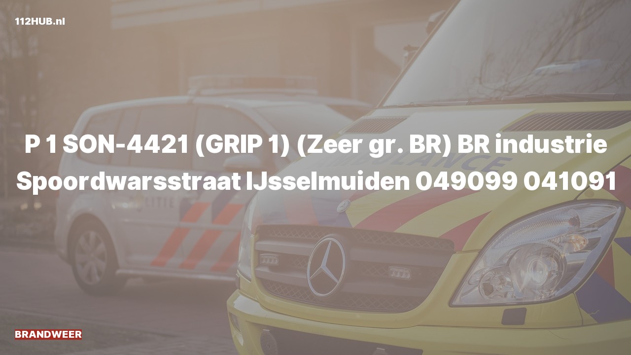 Deelafbeelding voor Brandweer met spoed naar de Spoordwarsstraat in IJsselmuiden.